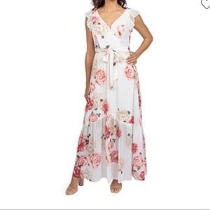 Premier Amour Short Sleeve Floral Maxi Dress